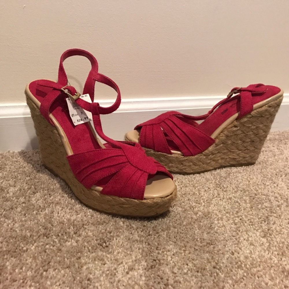 Pink wedges