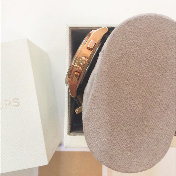 NWT Auth Michael Kors Chronograph Rose Gold Watch - Picture 3 of 5