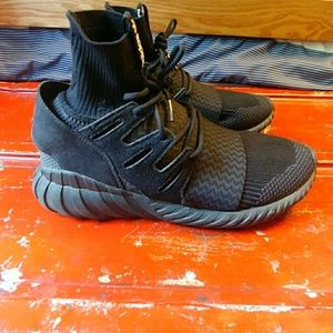 Adidas tubular doom pk triple black