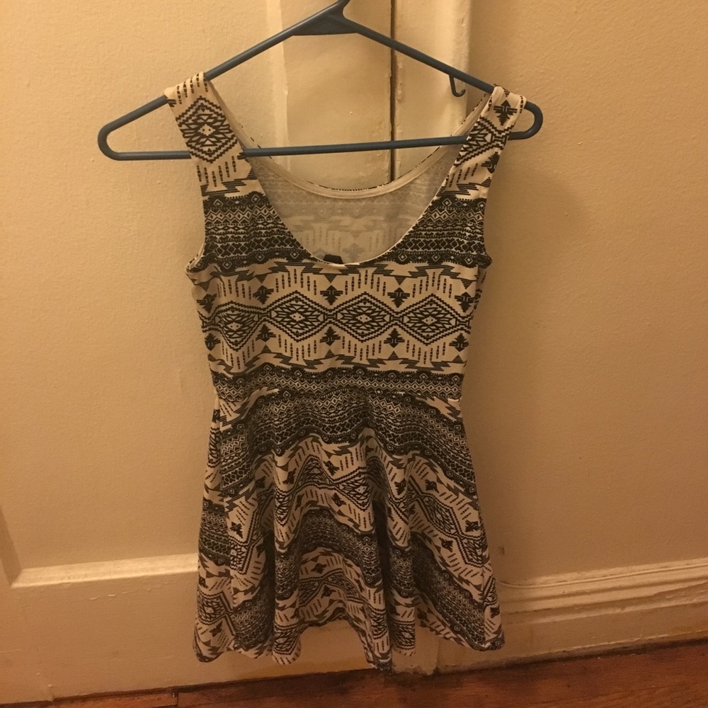 Cute H&M skater-dress. Only worn once!