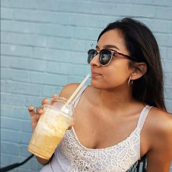 Meet your Posher, Itzel - Picture 1 of 1