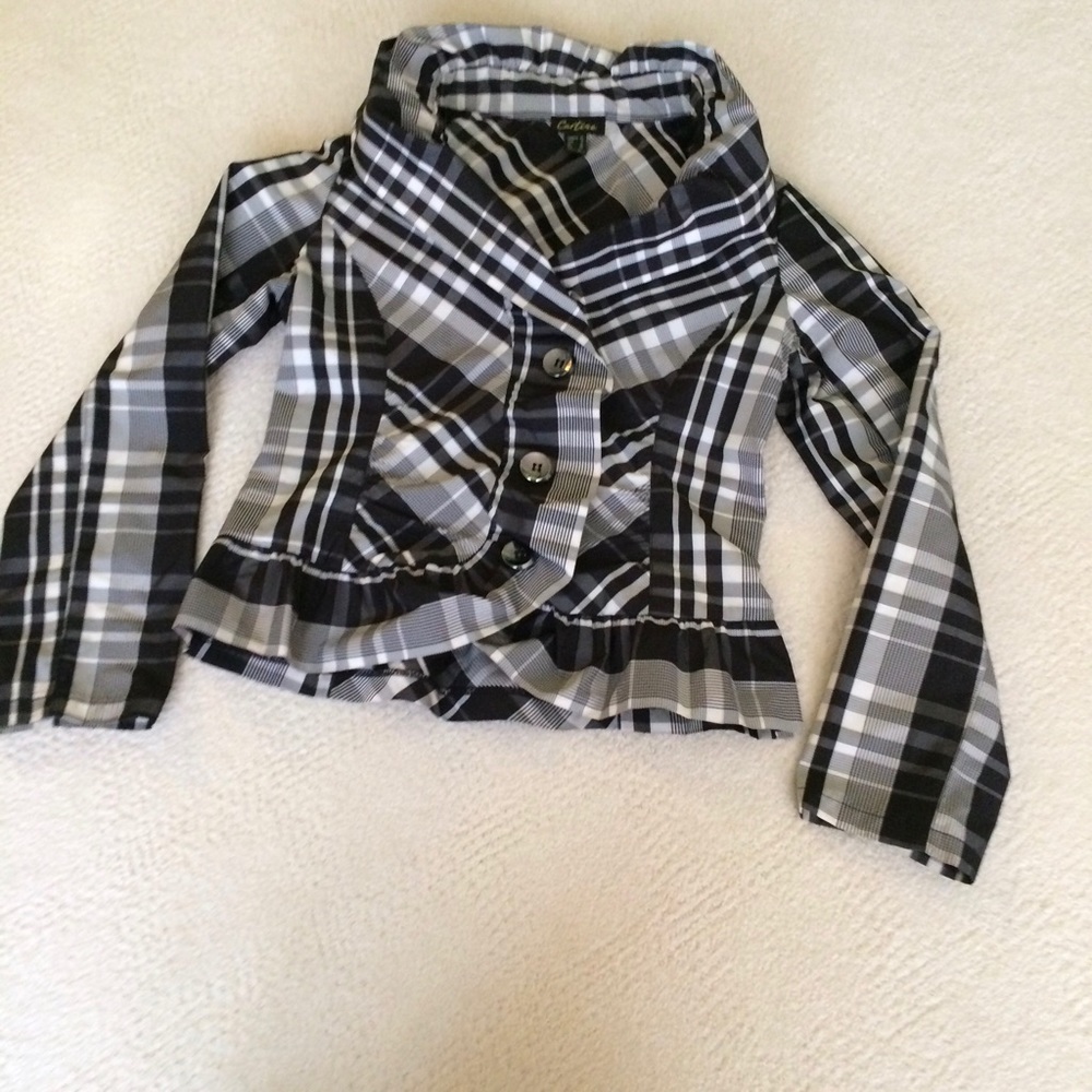 Beautiful taffeta like dressy jacket