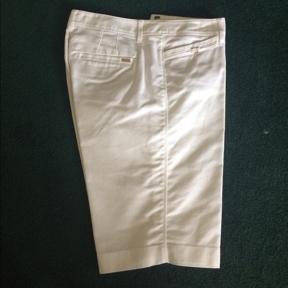 WHBM white slim Bermuda shorts, size 8