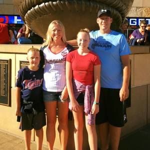 Meet your Posher, Stephanie