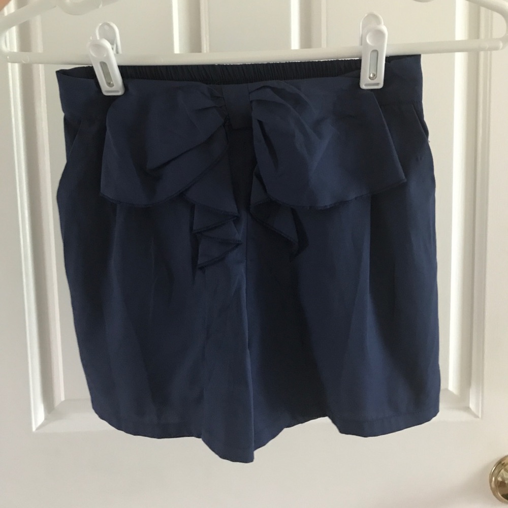 High waisted shorts with bow
