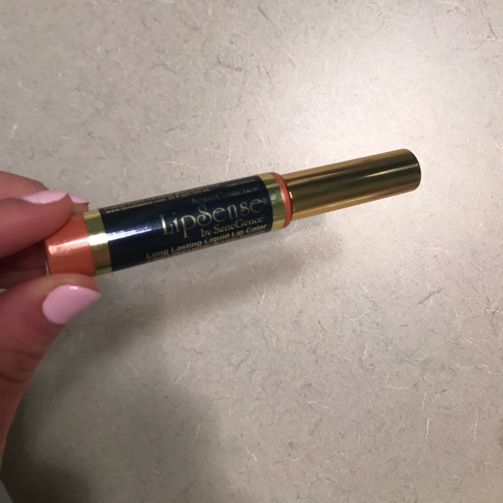 Lipsense Luv It