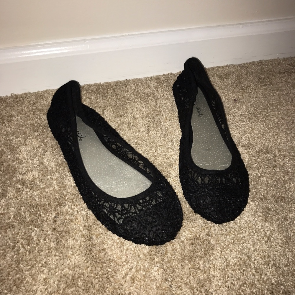Black lace flats
