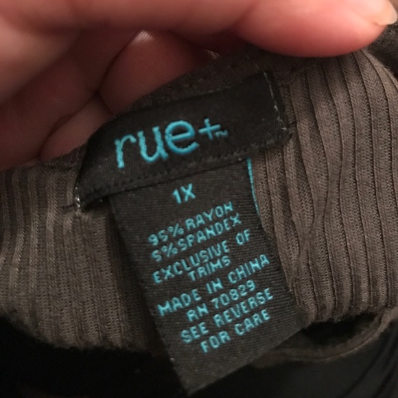 BUNDLE: 2 Rue 21+ short sleeve Blouses - Picture 5 of 6