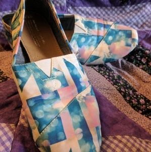 Toms Slip Ons