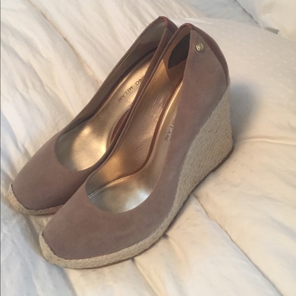 Shoes - Picture 1 of 4