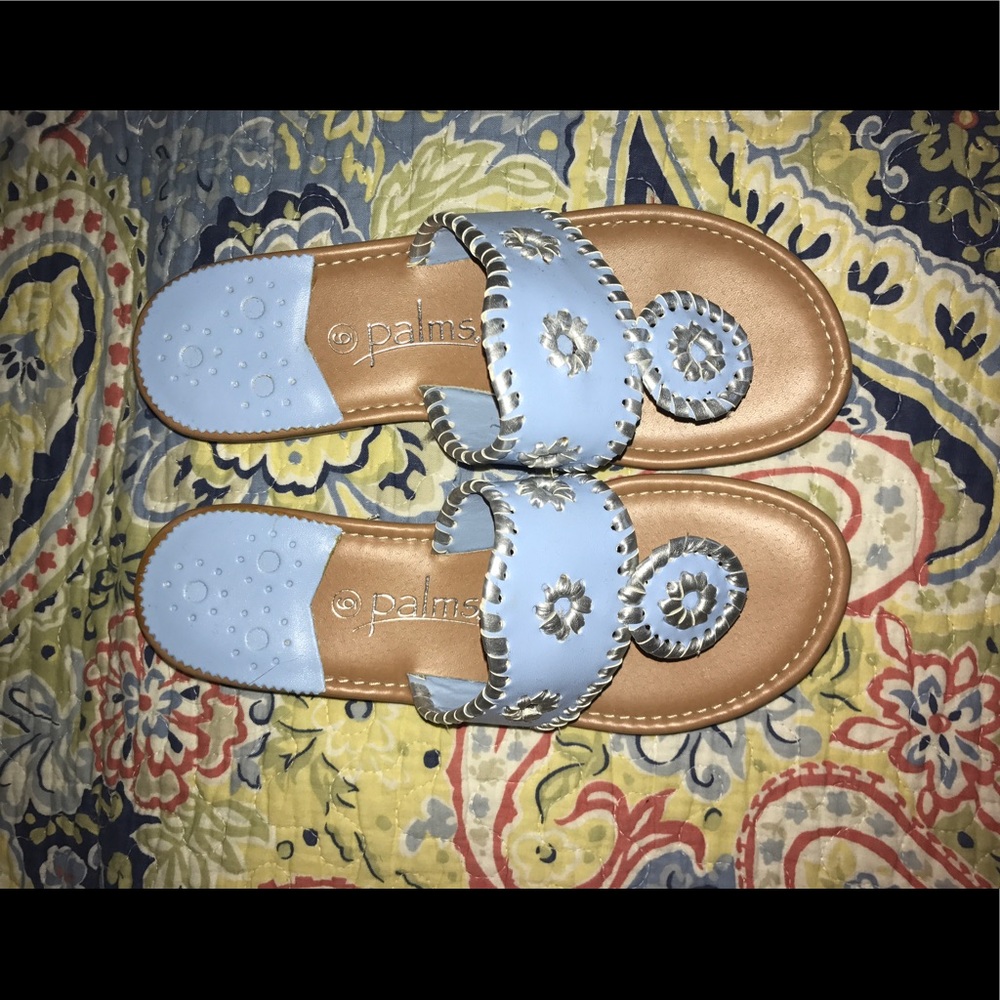 Flip flops like jack Rodgers.