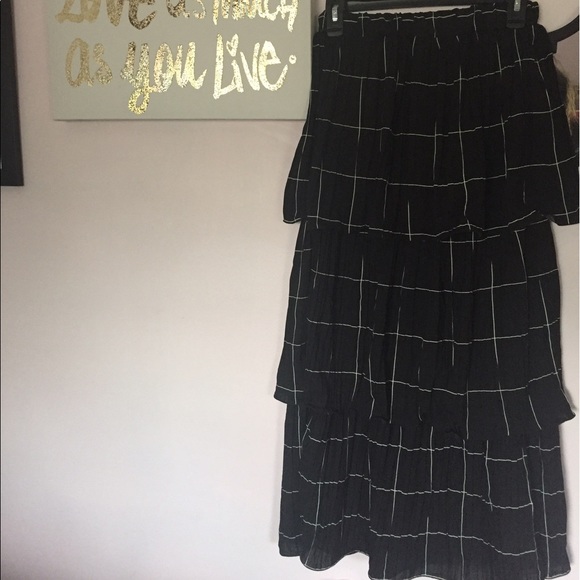 Dresses & Skirts - Ruffled skirt