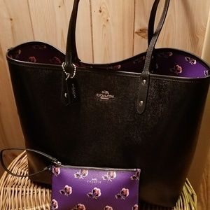 COACH PURSE AND MATCHING WRISTLET