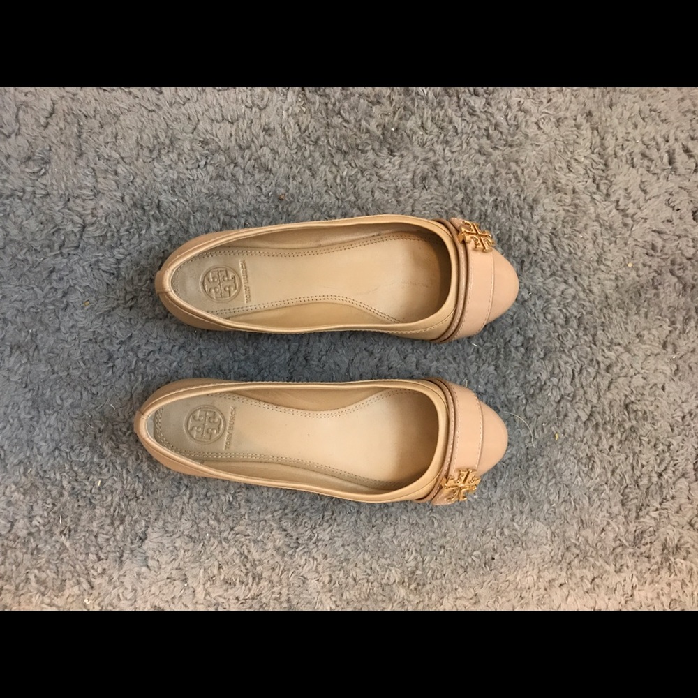 *****SOLD*******Authentic Tory Burch Flats