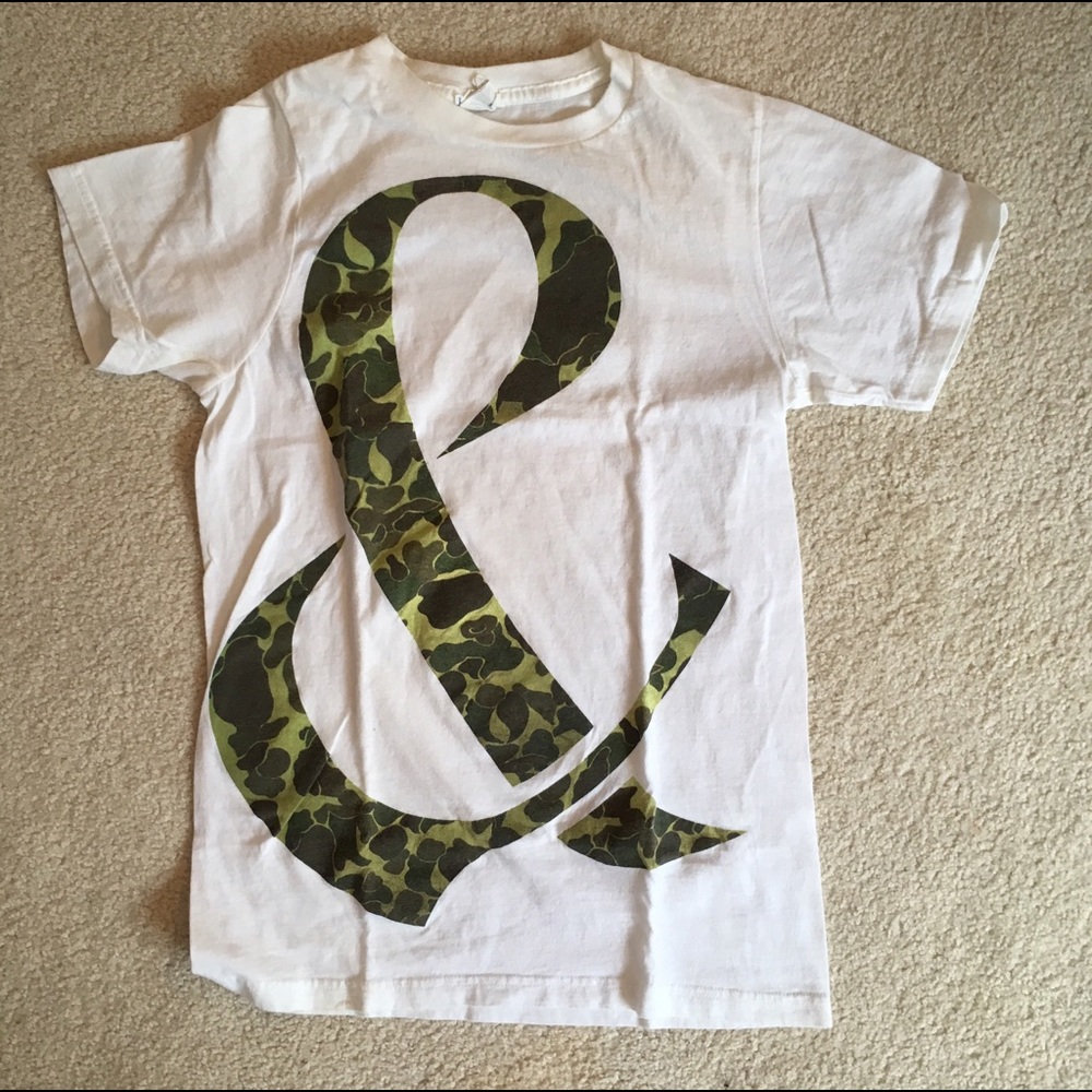 OF MICE & MEN CAMO TEE 💫🎸