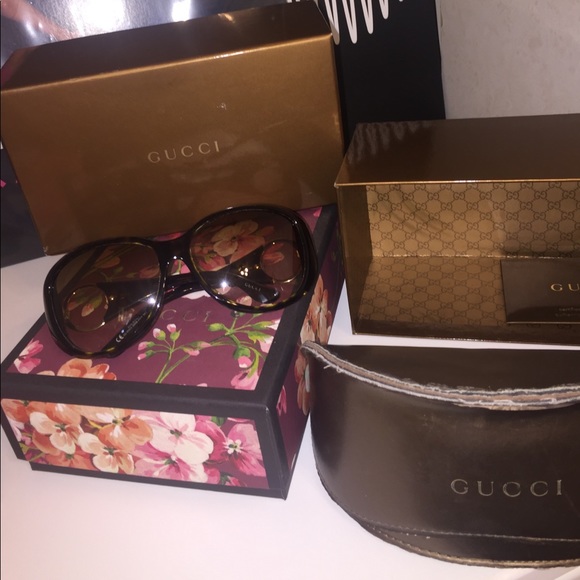 AUTHENTIC Gucci sunglasses. - Picture 1 of 4