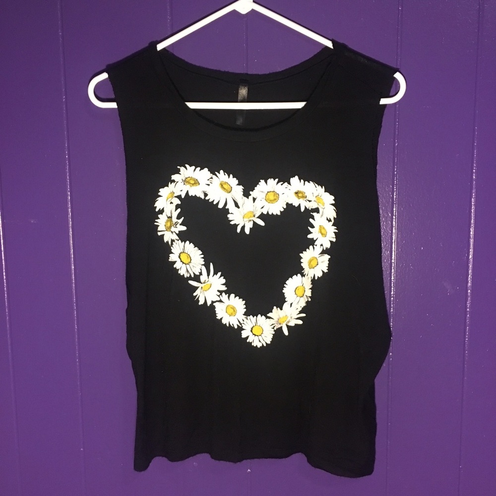 Daisy Graphic Tee