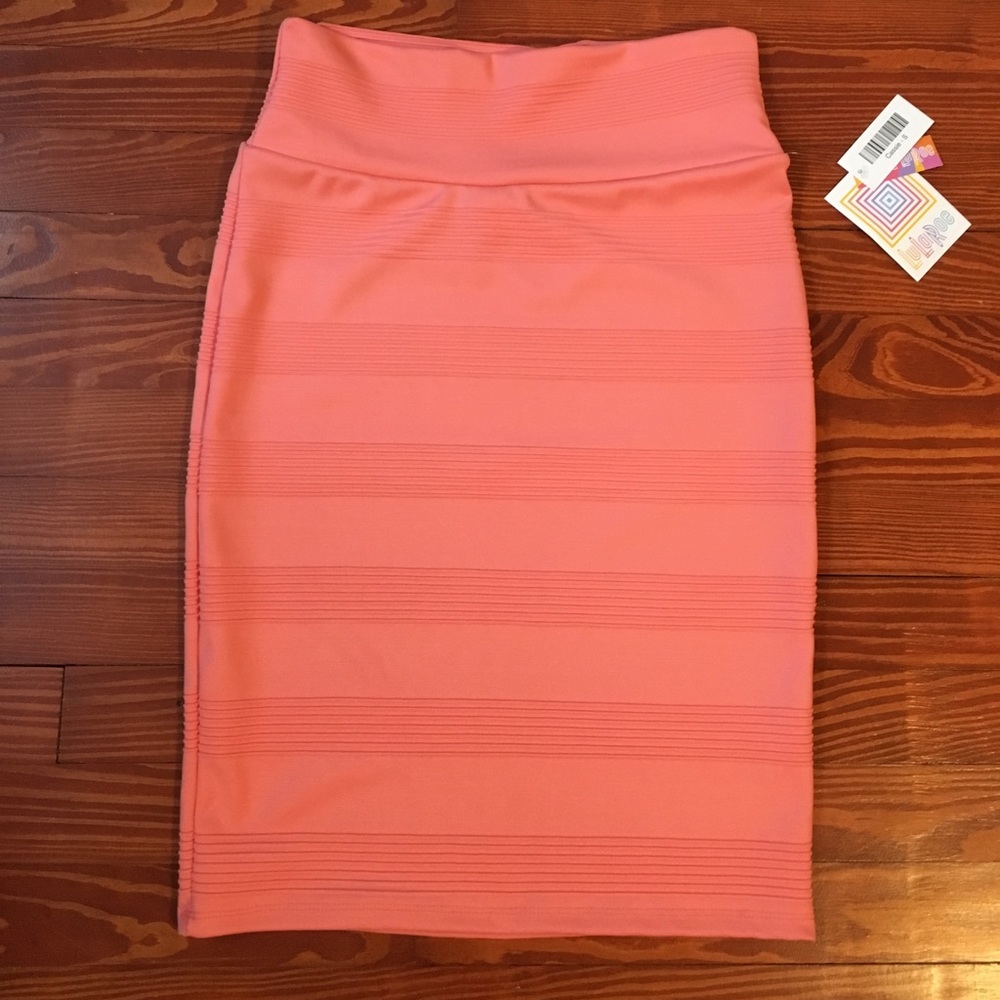 BNWT S Cassie Lularoe