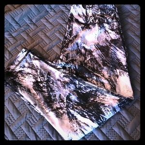 90 Degree Reflex leggings size small