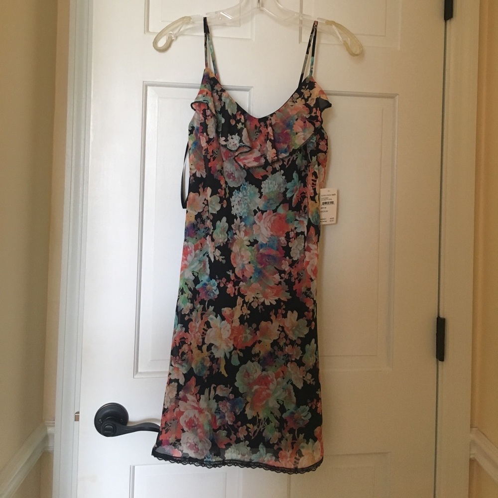 MIMI CHICA Floral Slip