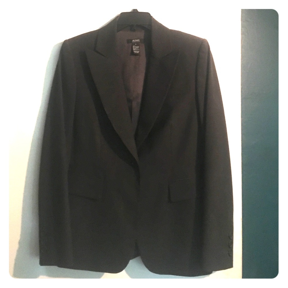 Womens suit jacket size 4 alfani