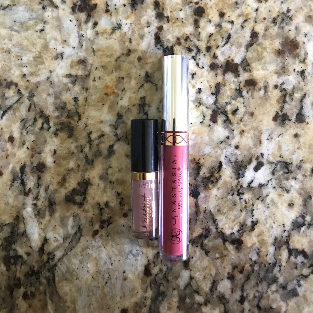 Matte lipstick bundle!