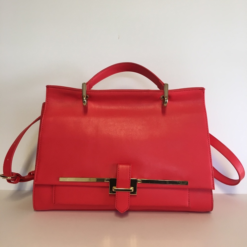 NWOT CLASSIC RED PURSE🍒FAUX LEATHER