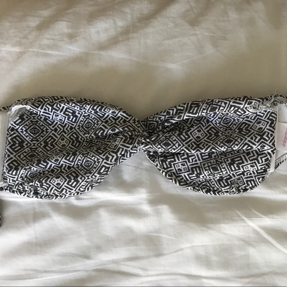 Bikini - Picture 2 of 3