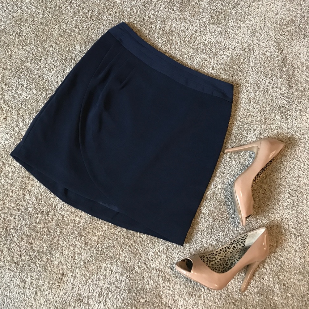 DONATING NEXT WEEK- Navy BR skirt, NWT