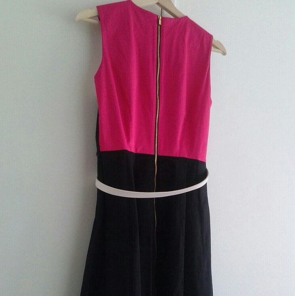 Colorblock must have! Calvin Klien pleated dress - Picture 3 of 3