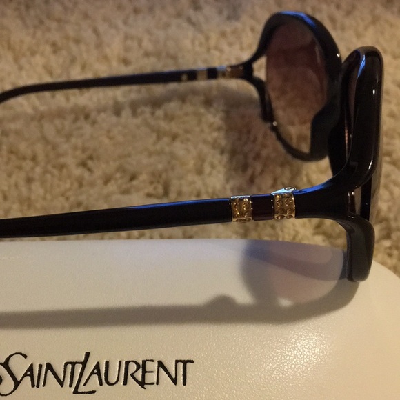 ⬇️💯% Authentic Yves Saint Laurent Sunglasses 😎 - Picture 4 of 8