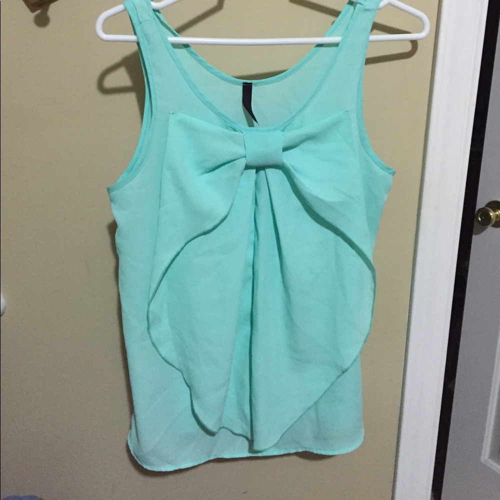 Mint bow top