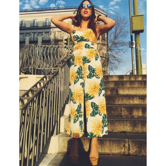 🌻Zara Floral Multicolor Printed Flowing Jumpsuit - Picture 3 of 8