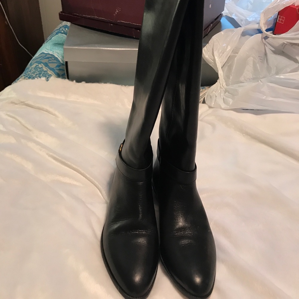 Etinne Aigner black boots