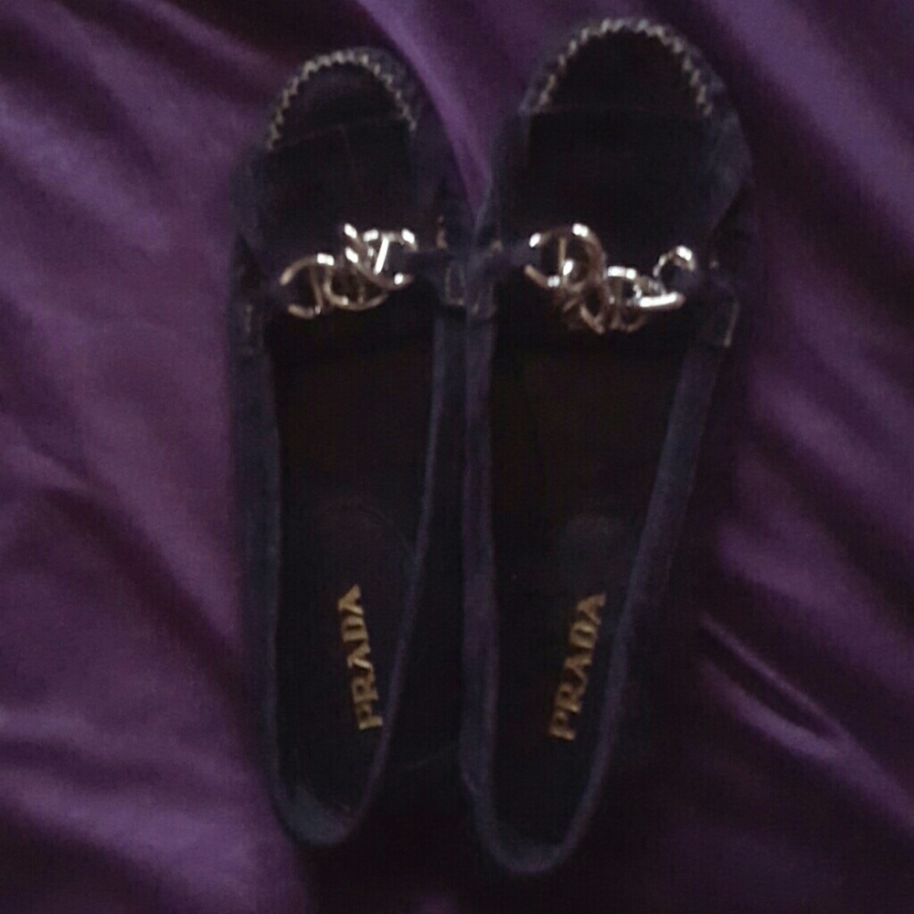 Womens size 7 Prada shoes