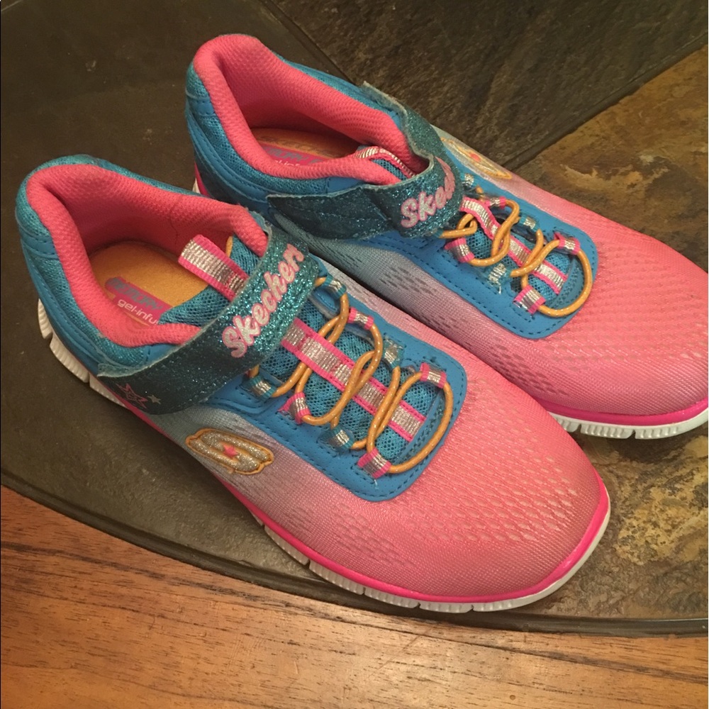 Skechers memory size 2 girls