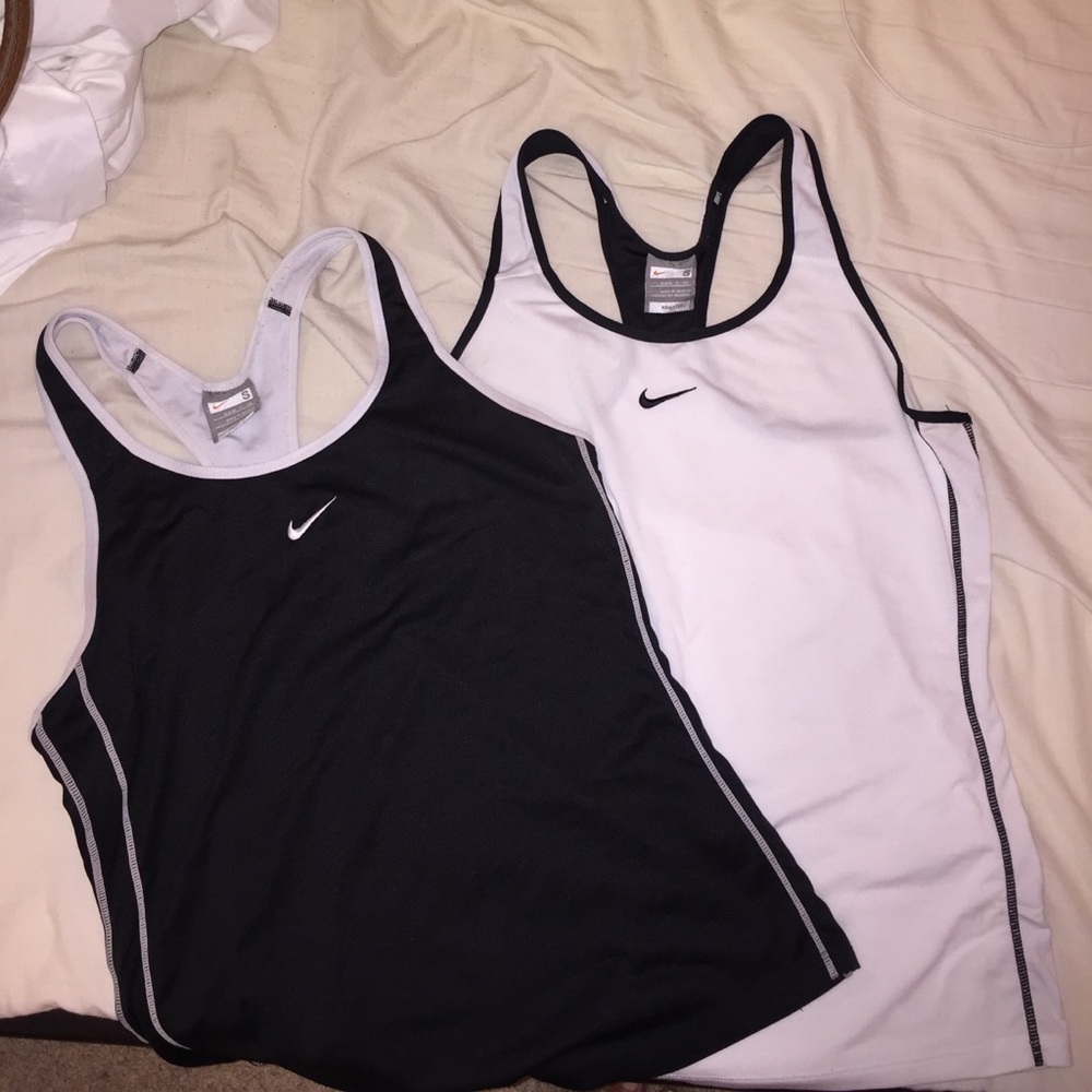 Bundle of 2 Nike fit dry tank tops