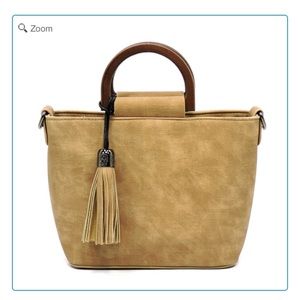 ❤️ NEW Wooden Handle Textured Satchel
