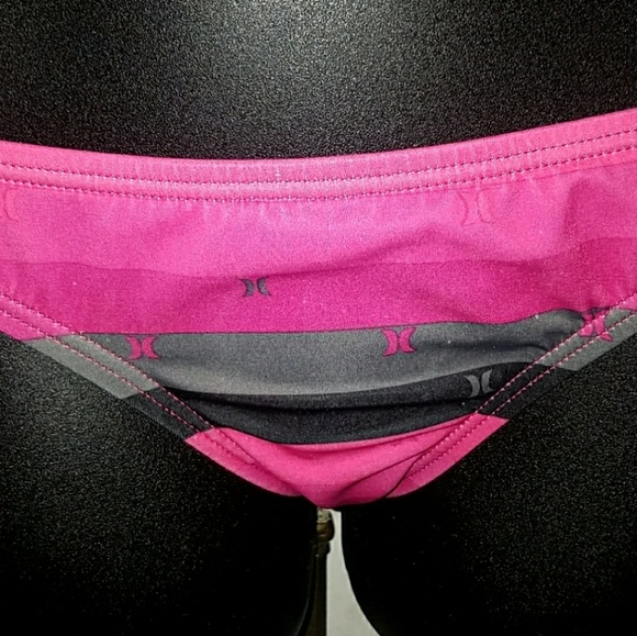 3 in 2 SMALL HURLEY BIKINIS! MUST SEE😍 - Picture 5 of 8