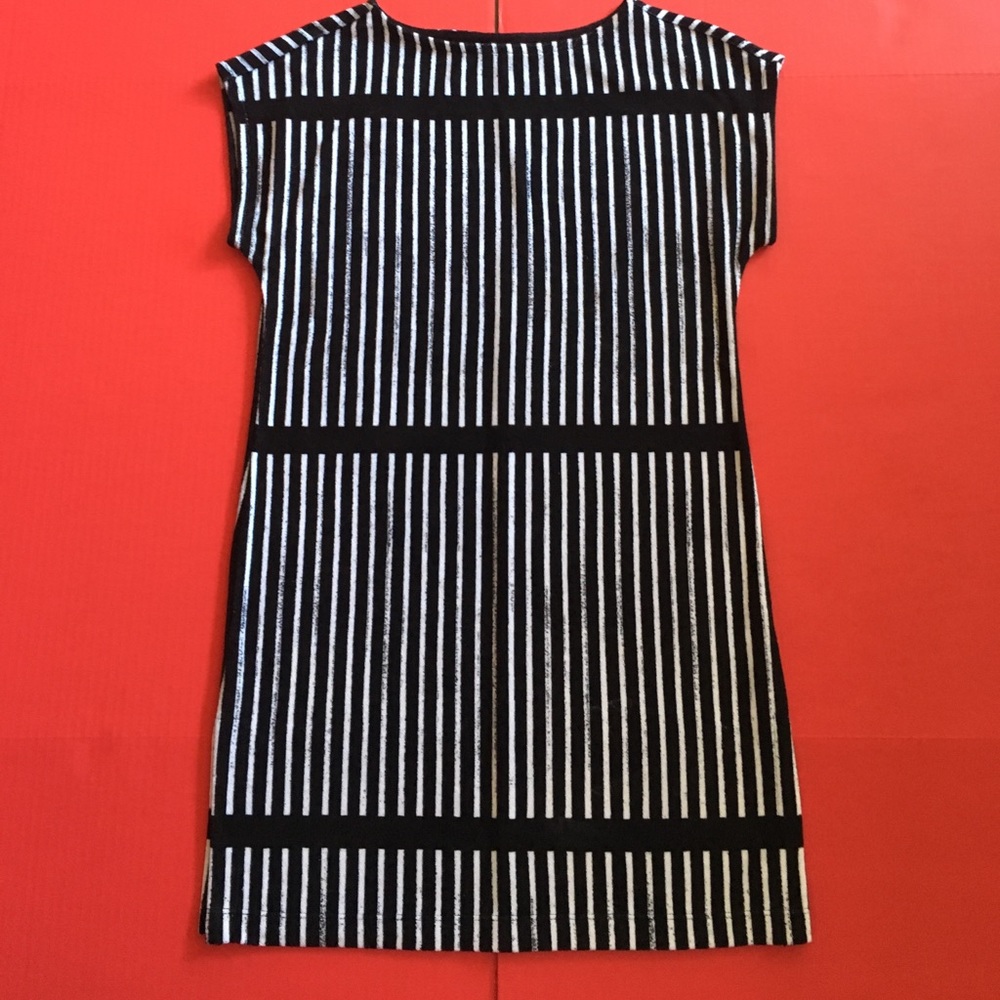 MARIMEKKO BLACK WHITE TUNIC DRESS🍒NWOT
