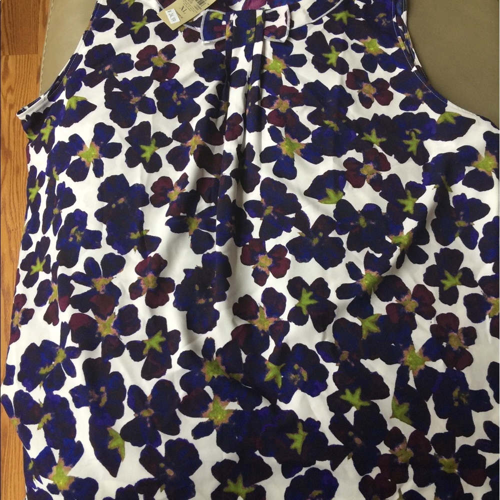 Ann Taylor sleeveless top