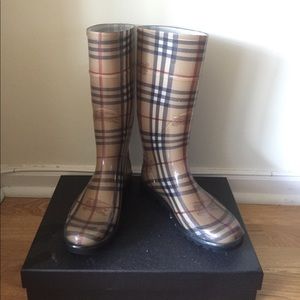 Burberry Classic Rainboots *NEW*