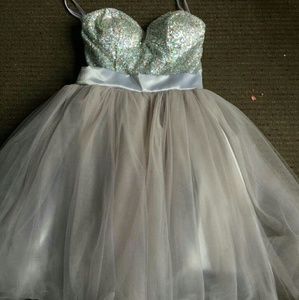 Strapless gray dress