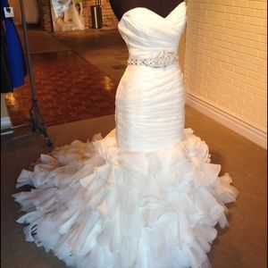 Maggie Sottero Divina Wedding Dress