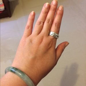 100% authentic James Avery love ring size 8