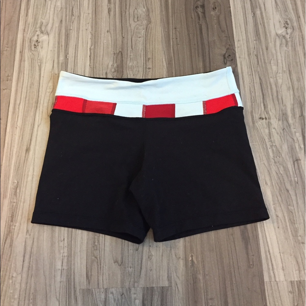 Lululemon (Groove) Shorts