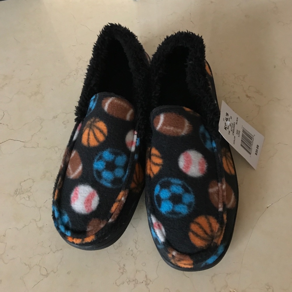 NWT boys Climatesmart sports slippers sz Large 5/6