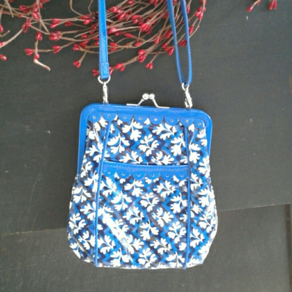 **SALE** VERA BRADLEY FRILL PURSE**