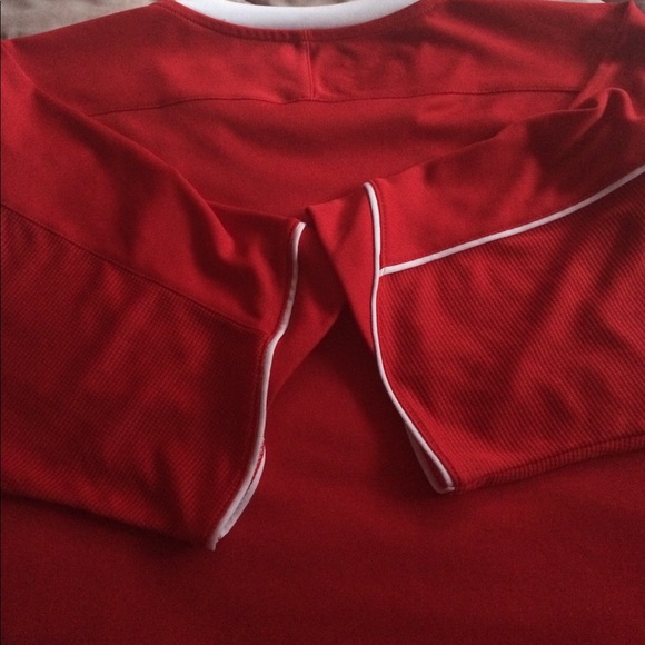 Under Armour top - Picture 5 of 7