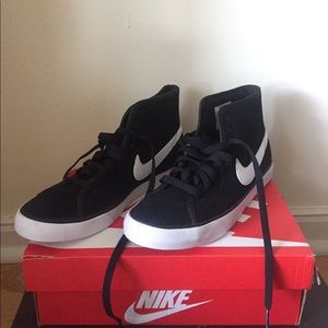 Nike Primo Court Mid Tops *NEW never worn*